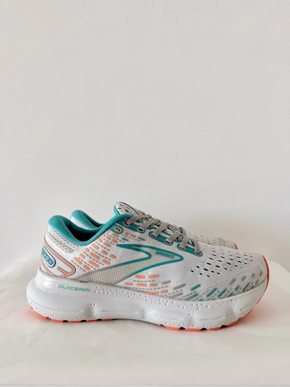 Brooks Glycerin 20 in Oyster/Latigo Bay/Coral (Size: 7.5-D) Excellent Condition